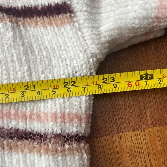 Like new extremely soft Cloud Chaser Striped Sweater - Picture 7 of 11